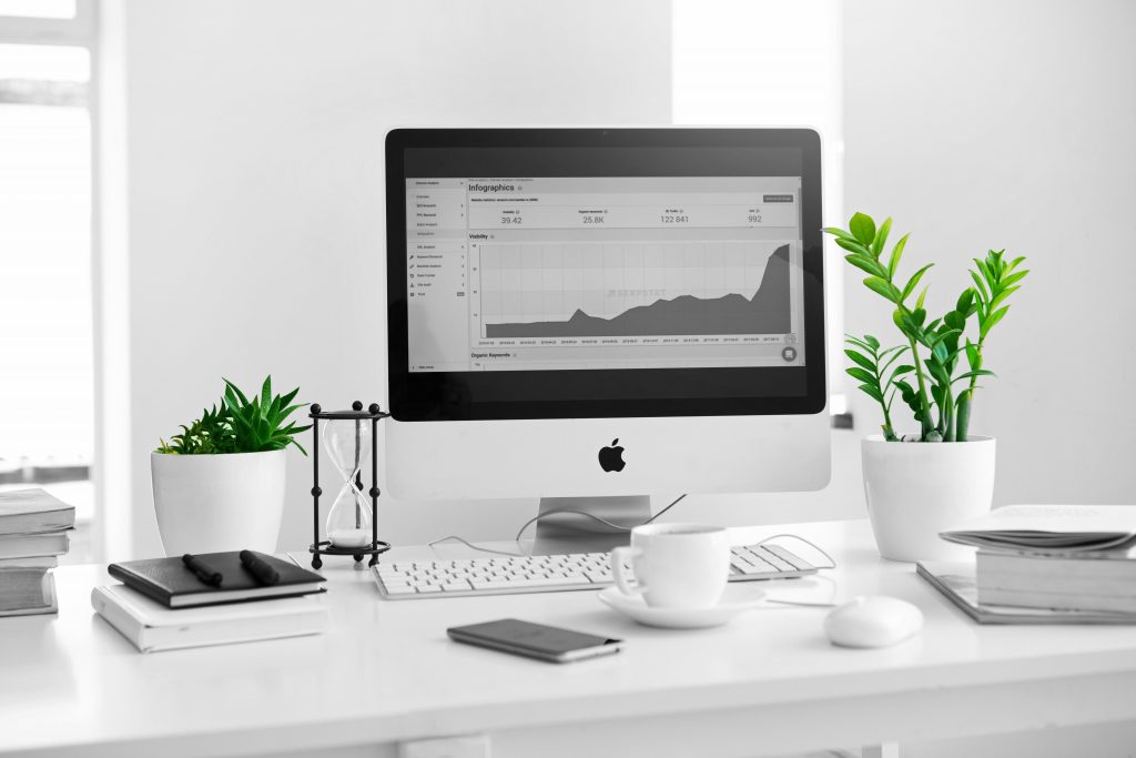 apple-devices-books-business-coffee-bw apple-devices-books-business-coffee-bw